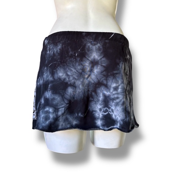 DollsKill | NWT’s Current Mood Cyber Y2K Goth Grunge Mini Sweat Skirt - Picture 6 of 6